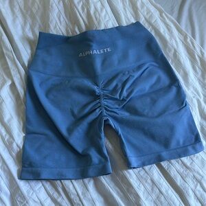 Amplify Shorts - Washed Denim